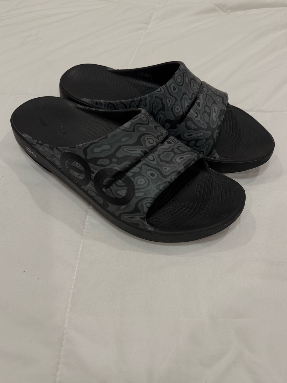 OOFOS OOahh Sport Camo Slides Men's Size 12 / Women's Size 14 Recovery